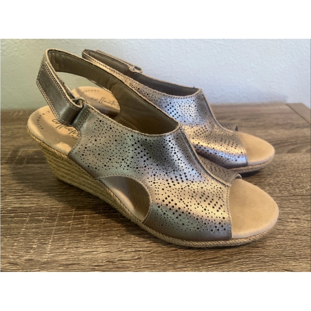 Clarks Women’s Wedge Sandals Metallic Champagne Gold Espadrille Sz 8